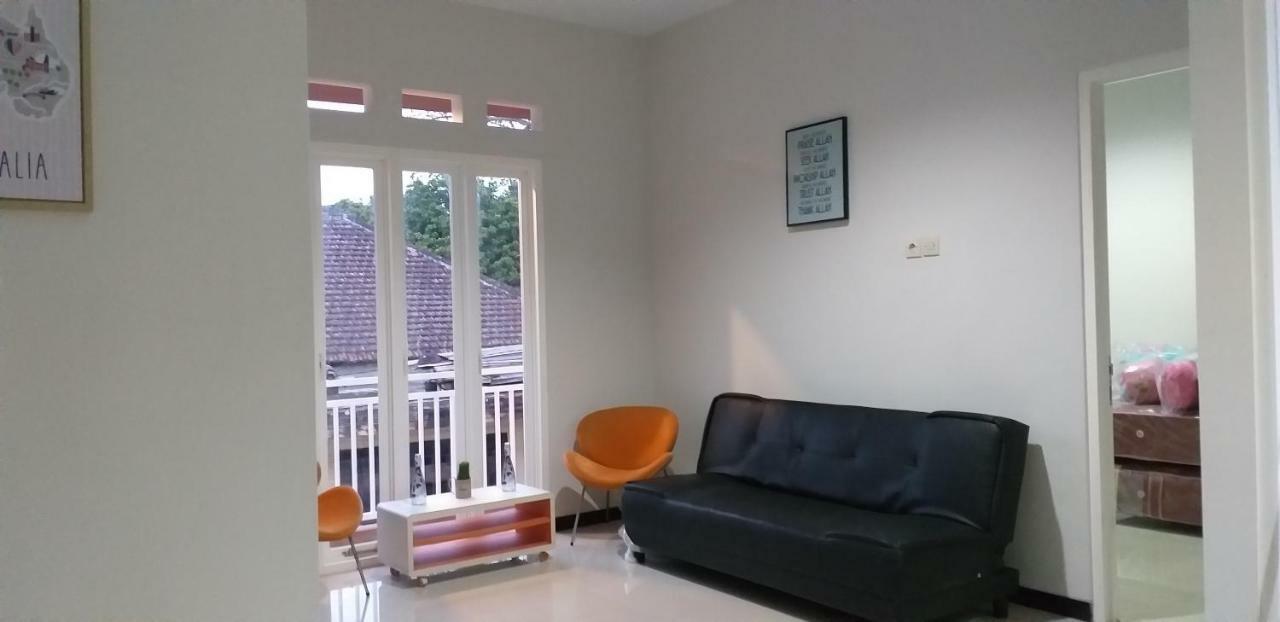 Villa Oemah Arma Rinjani 2 Batu  Exterior foto