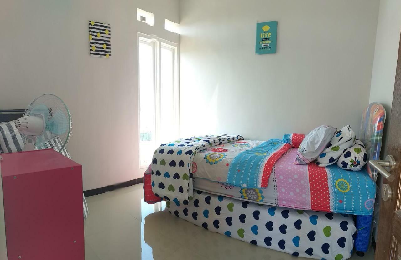 Villa Oemah Arma Rinjani 2 Batu  Exterior foto